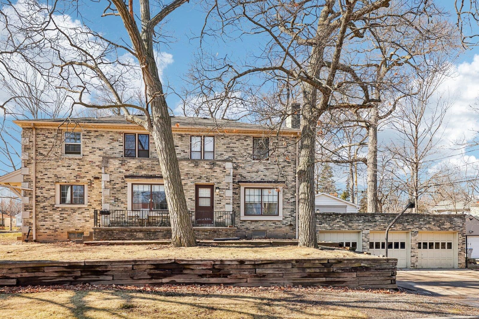 4703 Jackson Park