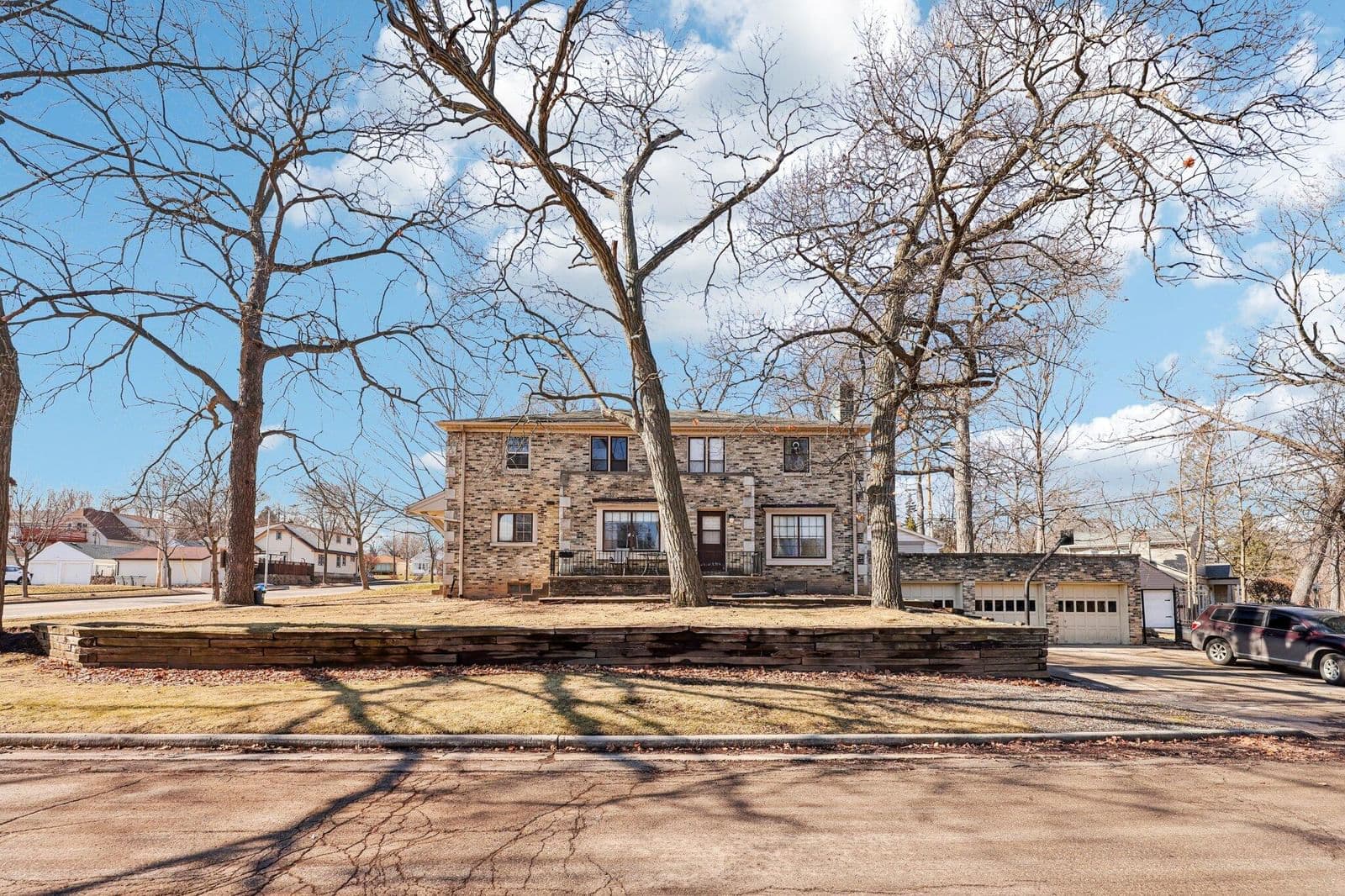 4703 Jackson Park