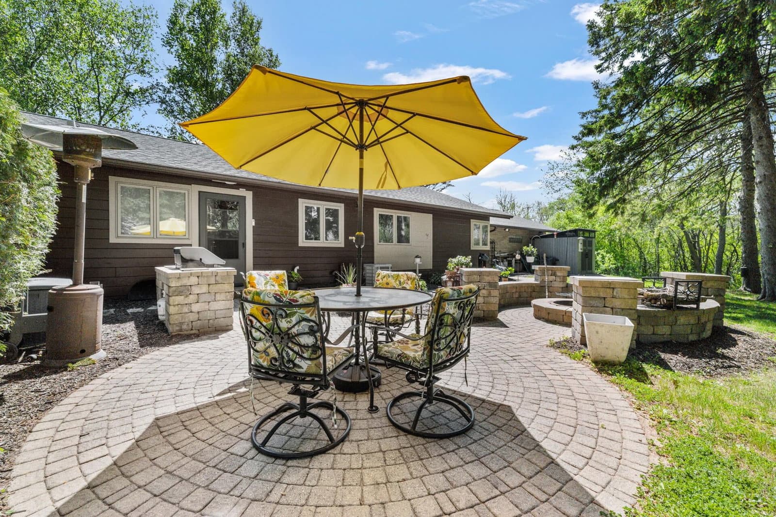 7124 Pioneer, Cedarburg, WI