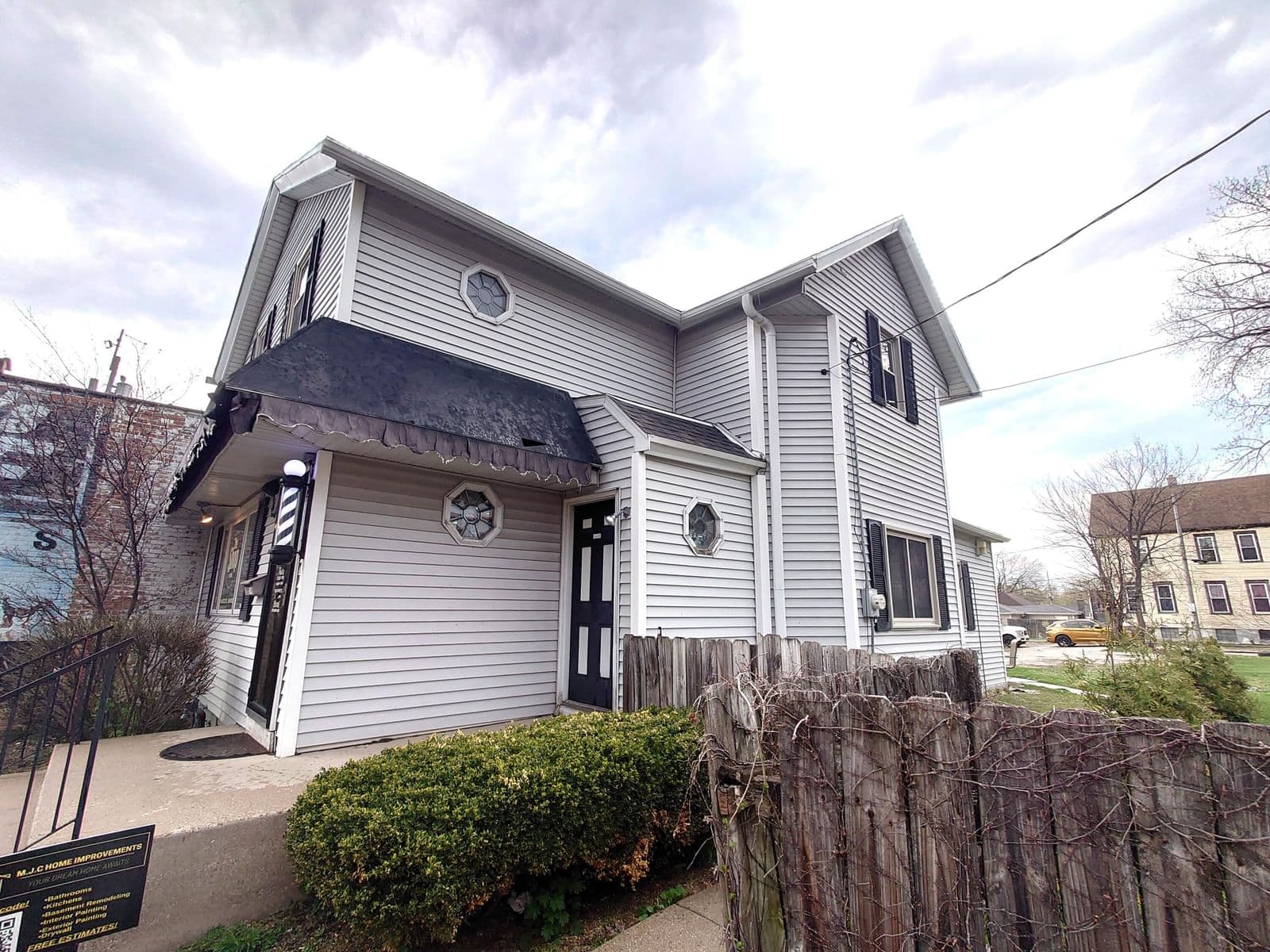 2340 Kinnickinnic