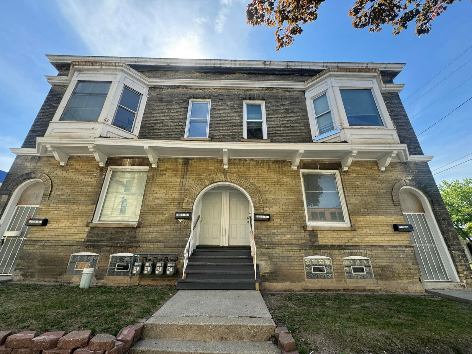 721 9th, Milwaukee, WI