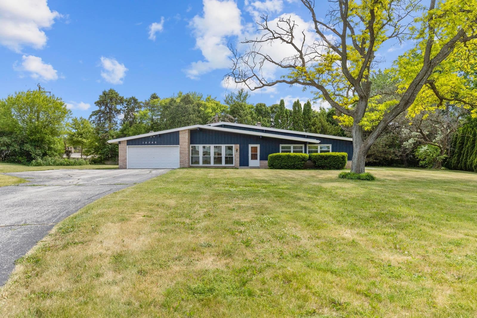 18345 Ashlea, Brookfield, WI