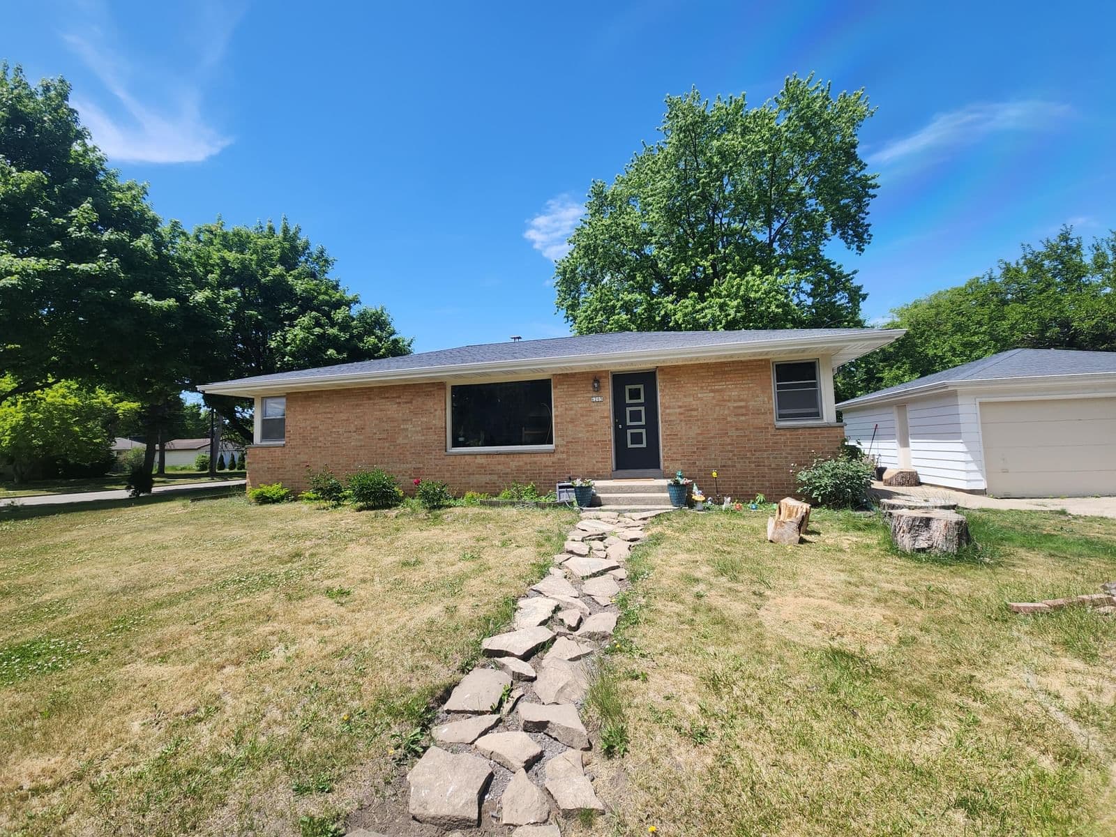 6205 Garden Grove, Glendale, WI