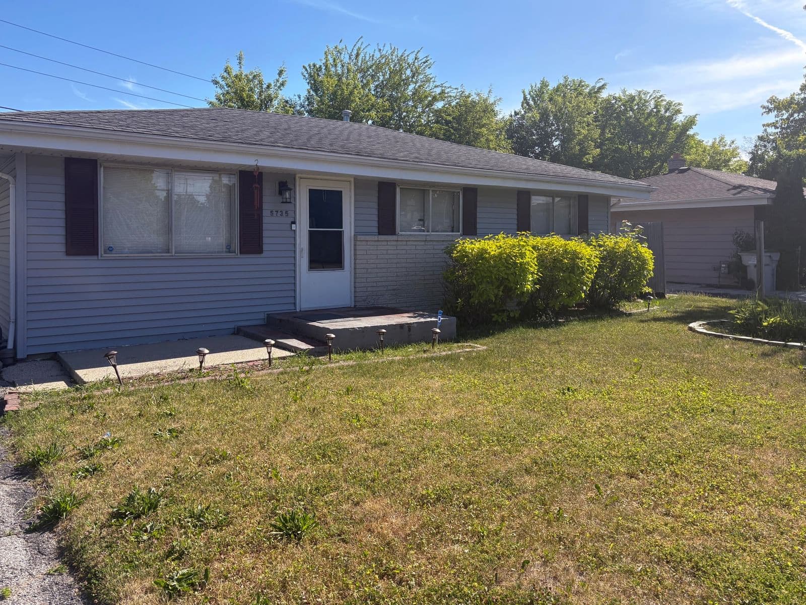 5735 Green Tree