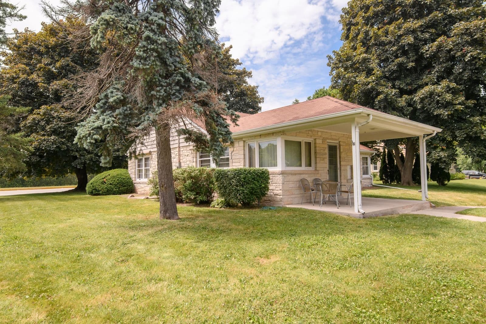 9610 Cedarburg, Mequon, WI