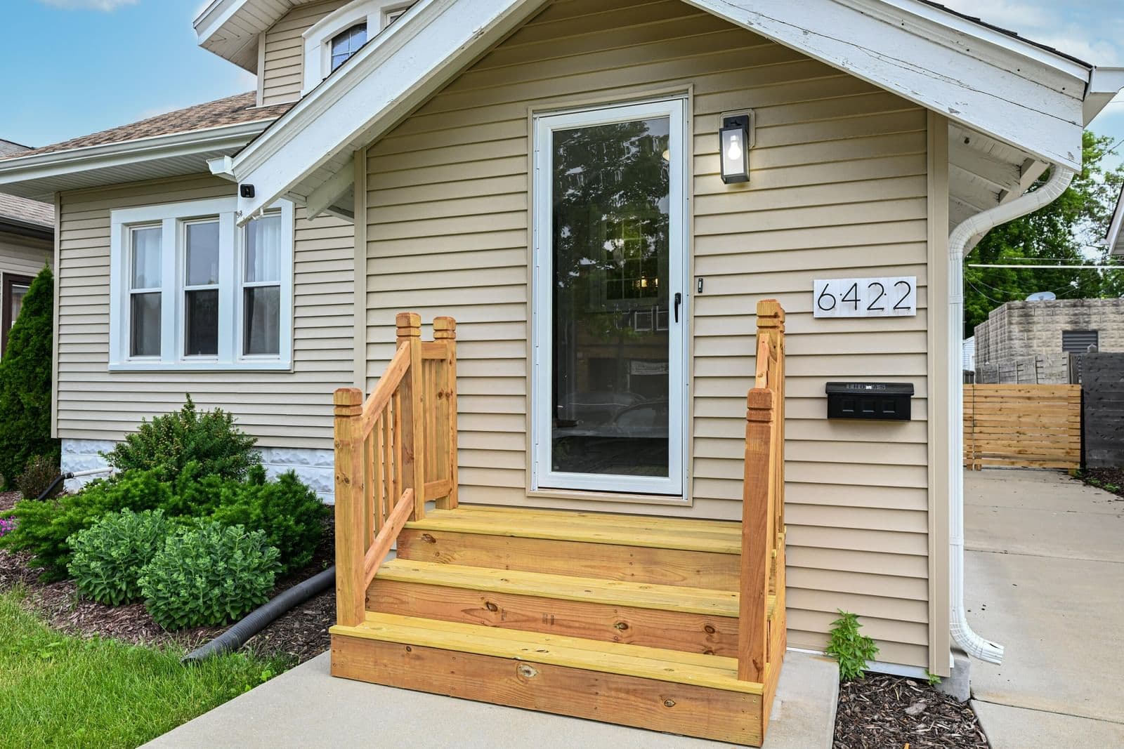 6422 North