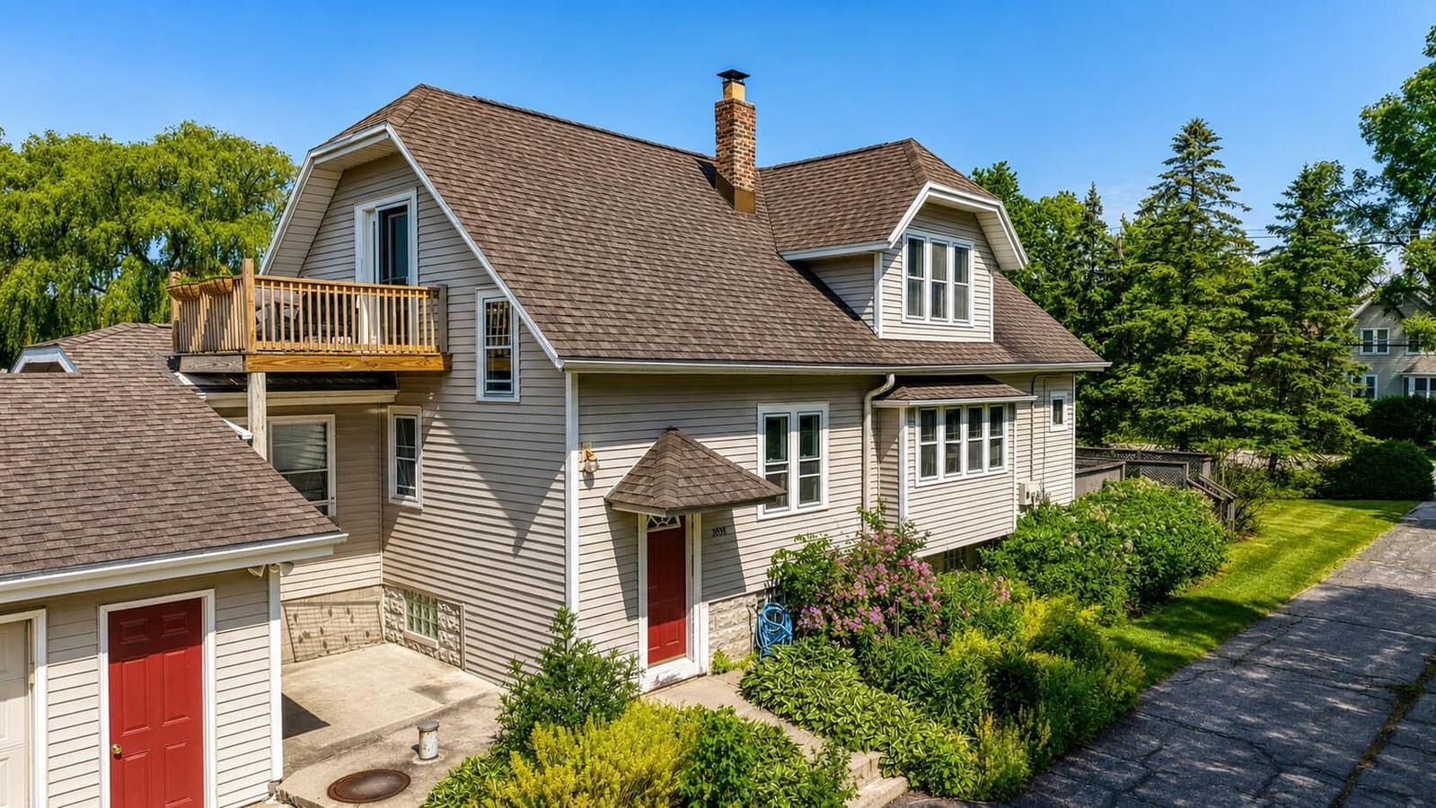2029 Donges Bay, Mequon, WI