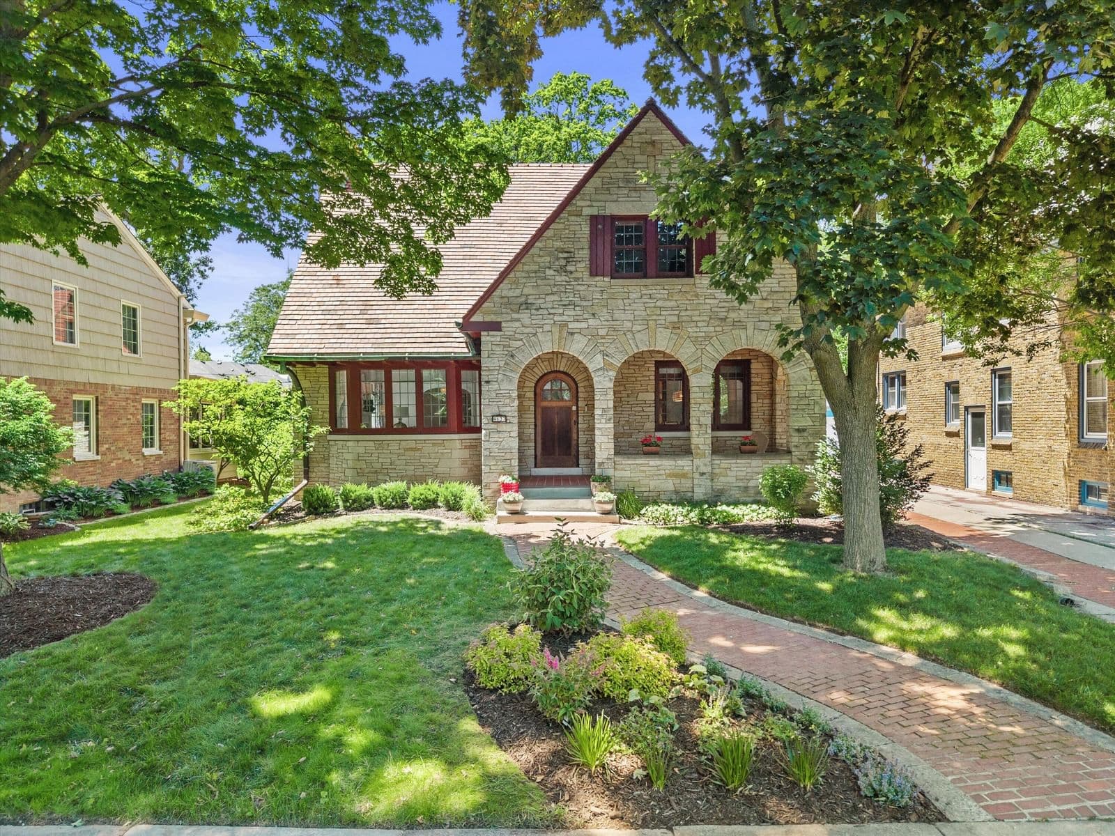4637 Murray, Whitefish Bay, WI