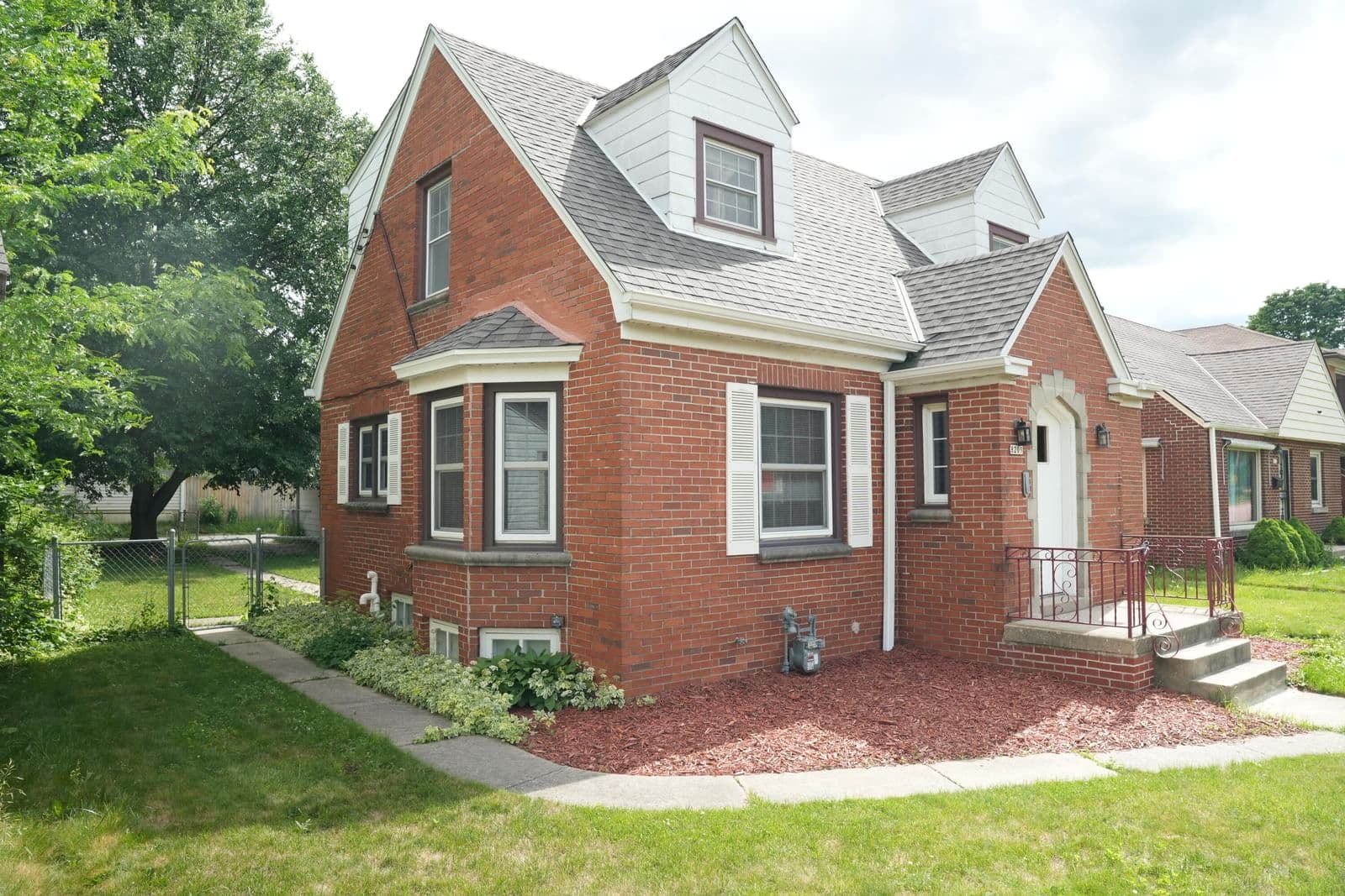 8209 Burleigh