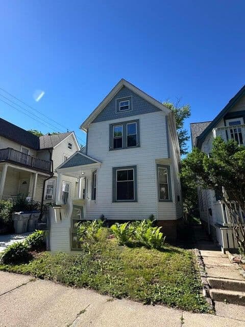 1711 Belleview