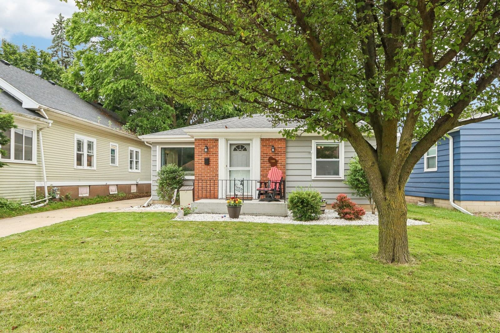 1104 Lathrop