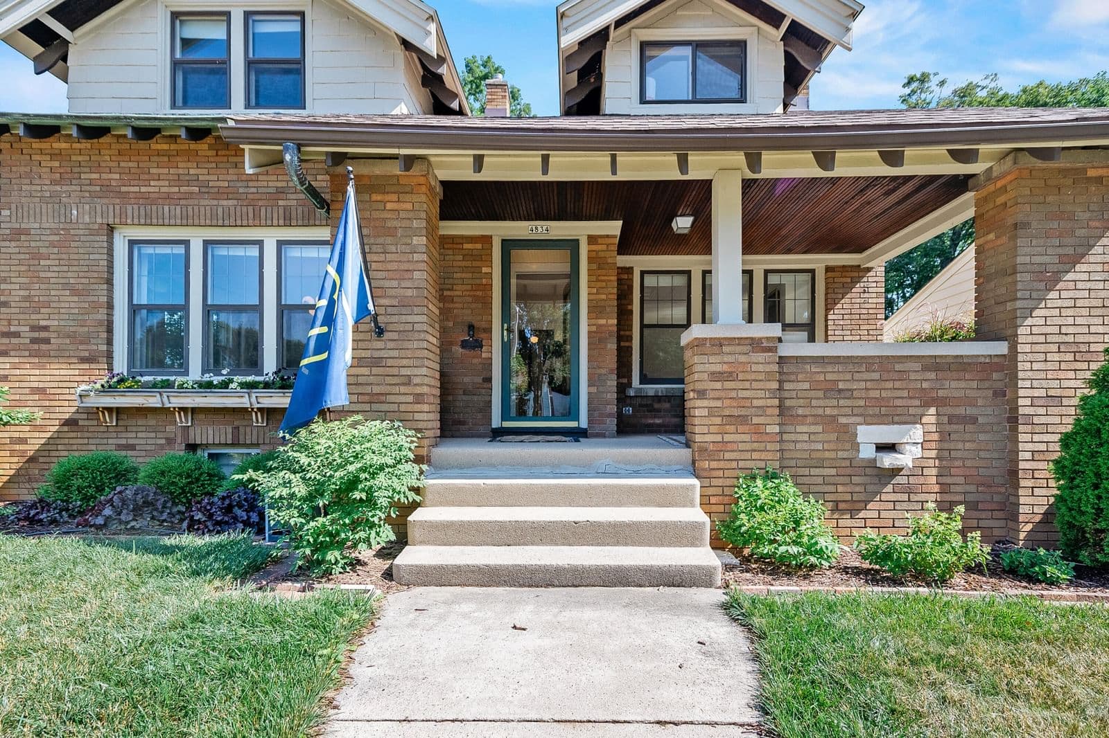 4834 Wisconsin