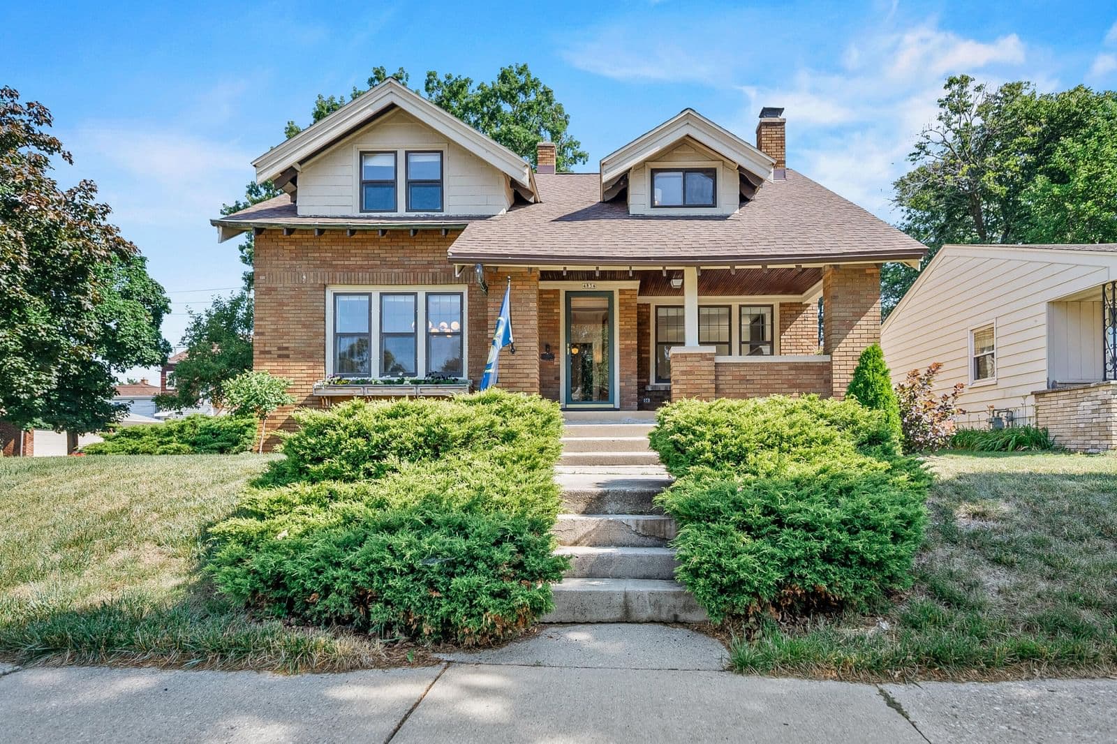 4834 Wisconsin