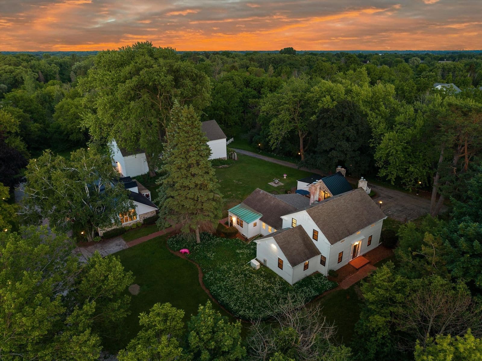12112 Wauwatosa, Mequon, WI