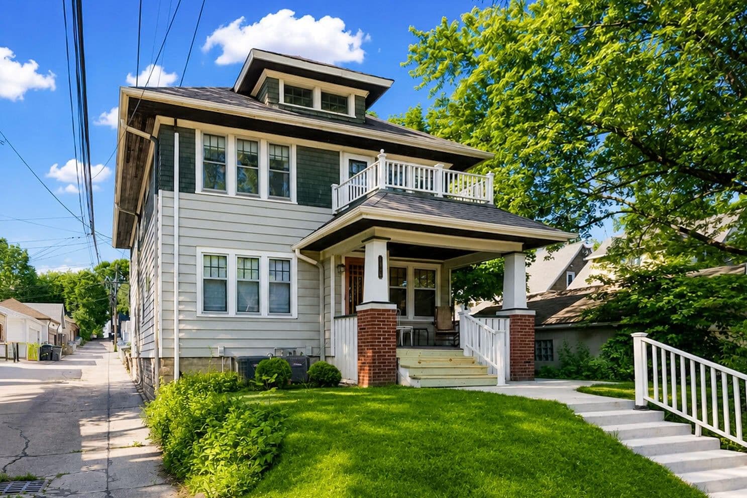 1020 Manitoba