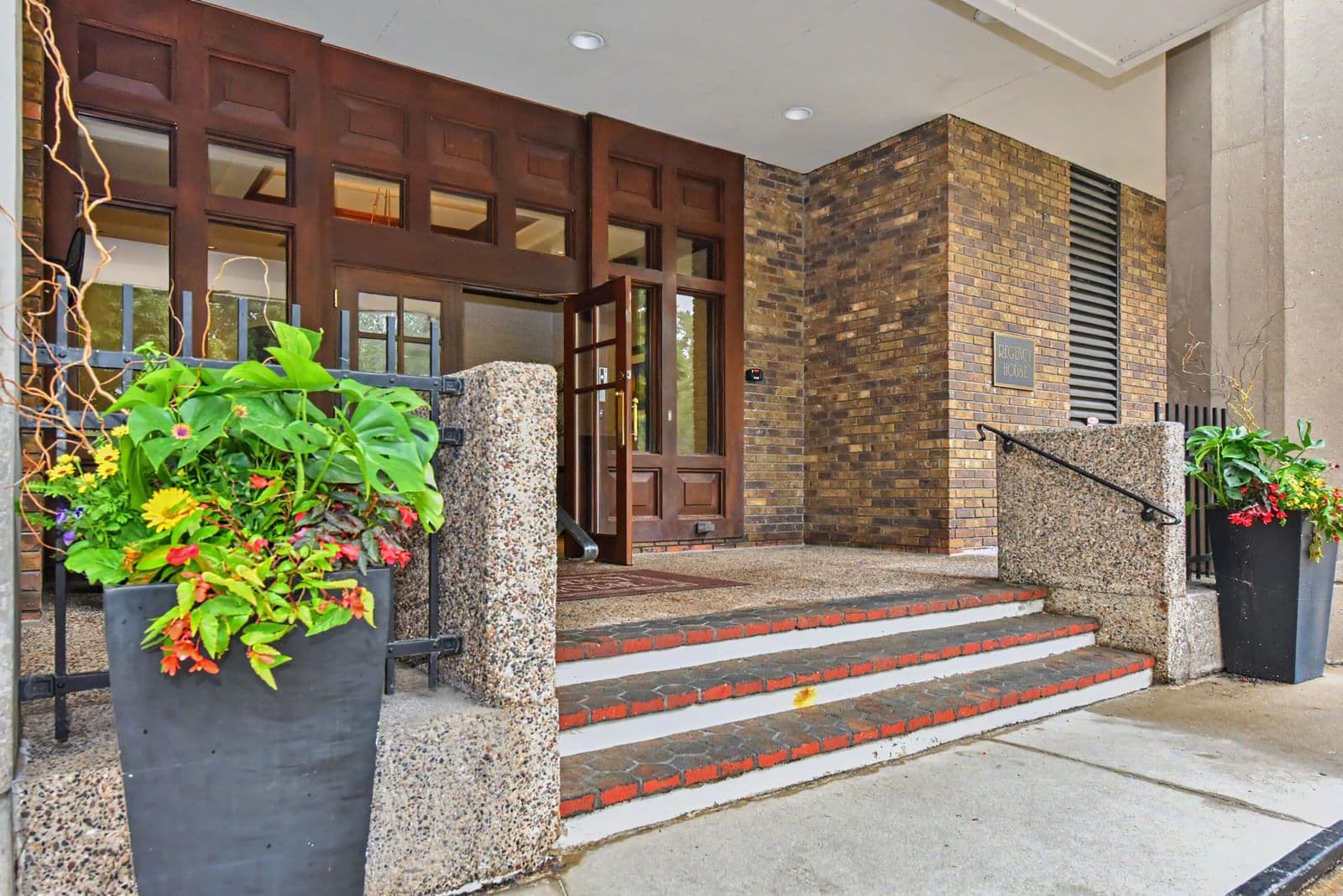 929 Astor