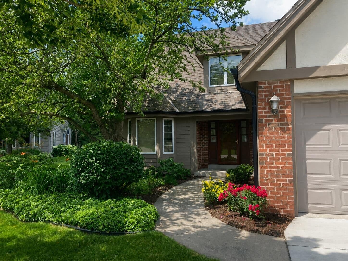 645 Willowick, Brookfield, WI