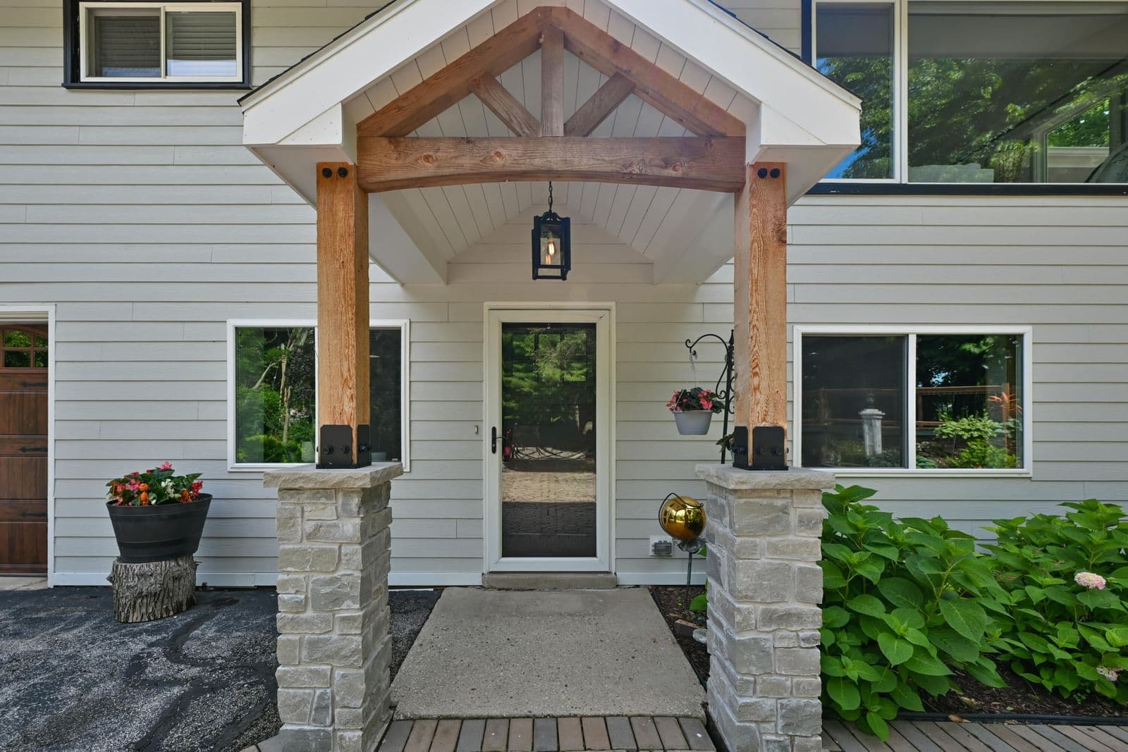 795 Monrovia, Glendale, WI