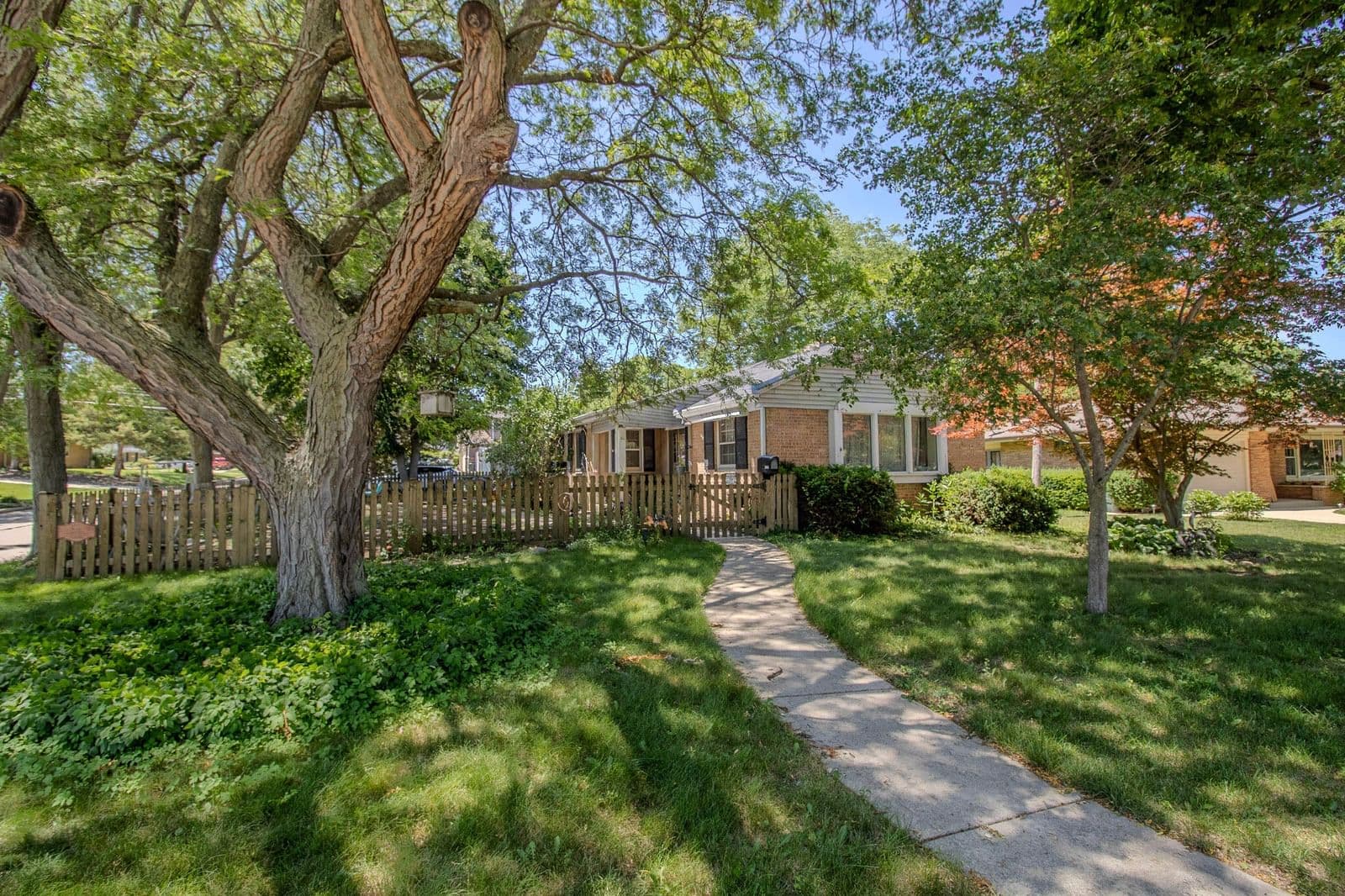 8146 Raymond, West Allis, WI