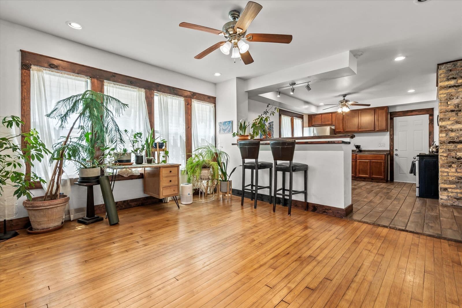 2615 Holton