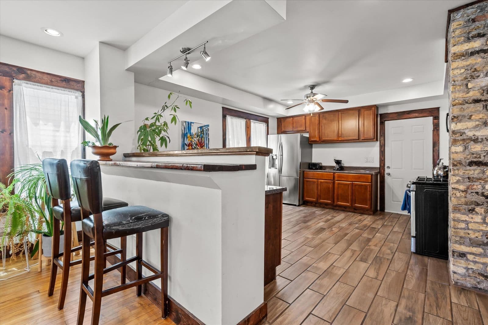 2615 Holton