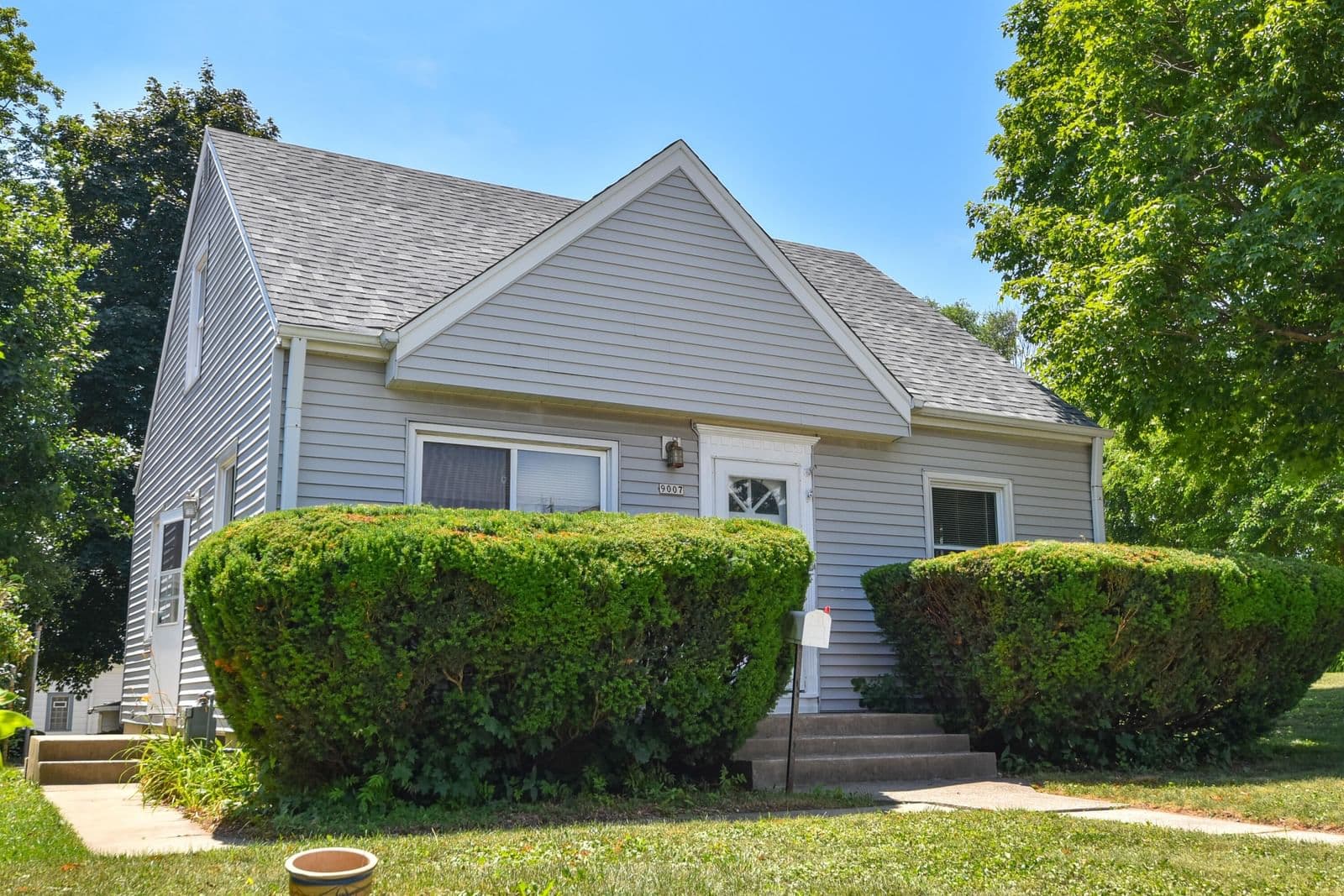 9007 Greenfield, West Allis, WI