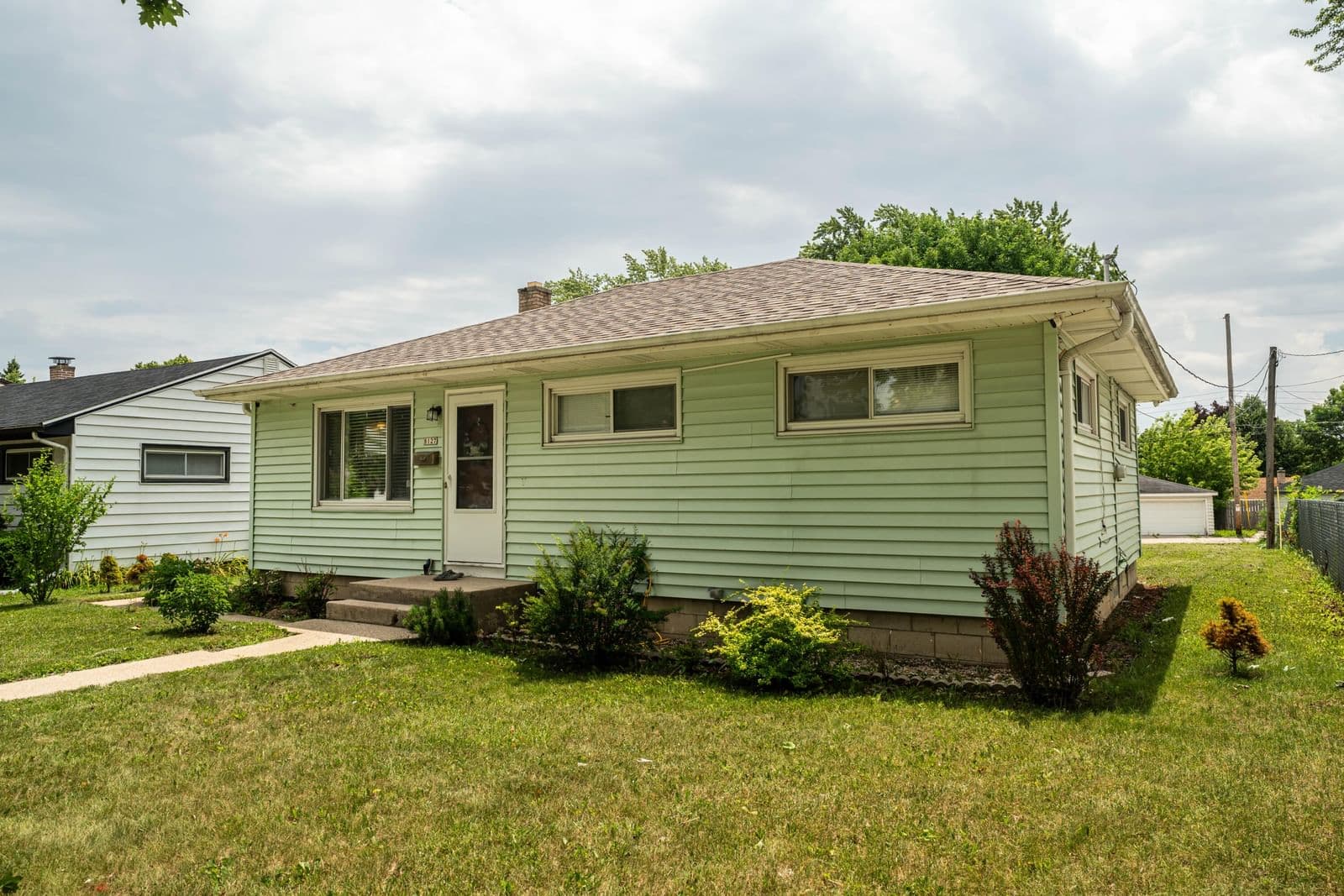 8127 Herbert