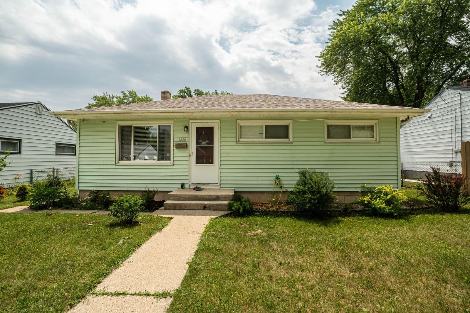 8127 Herbert