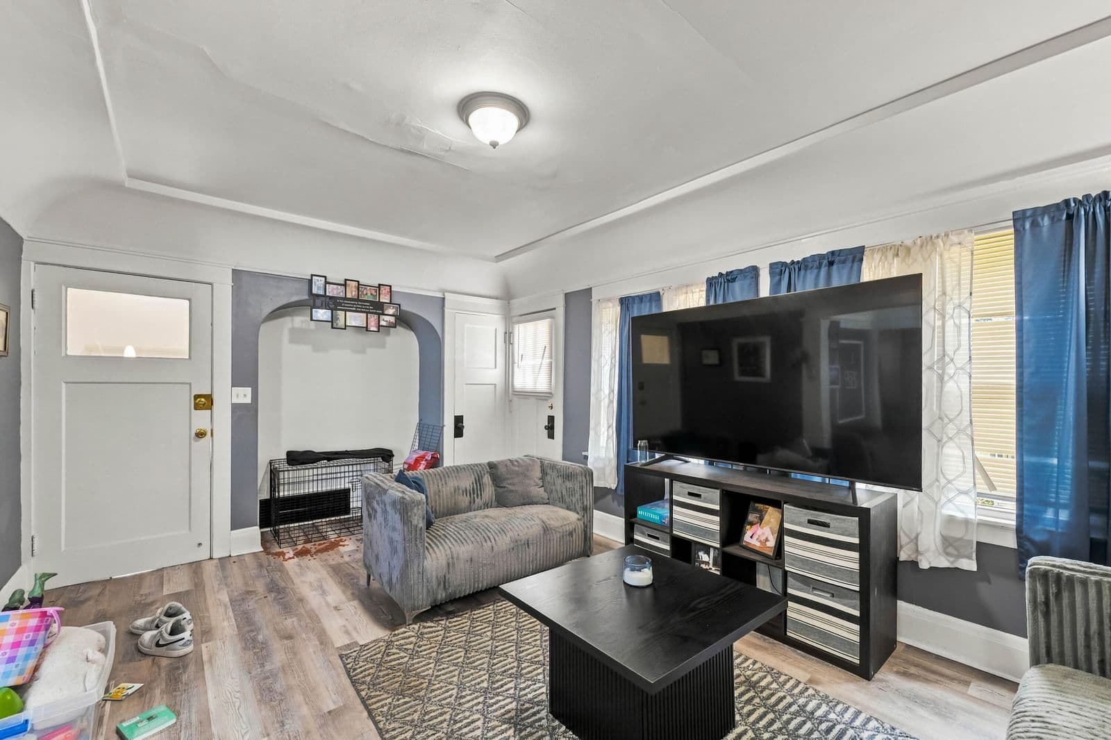 3211 Buffum