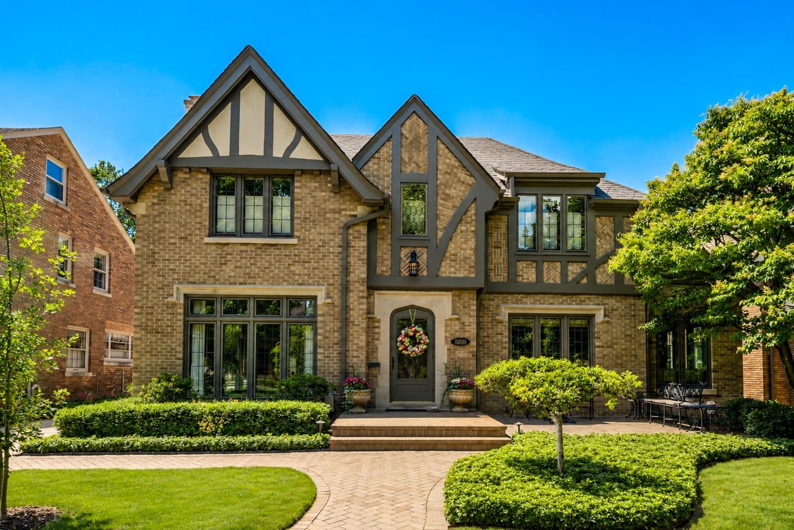 5859 Maitland, Whitefish Bay, WI
