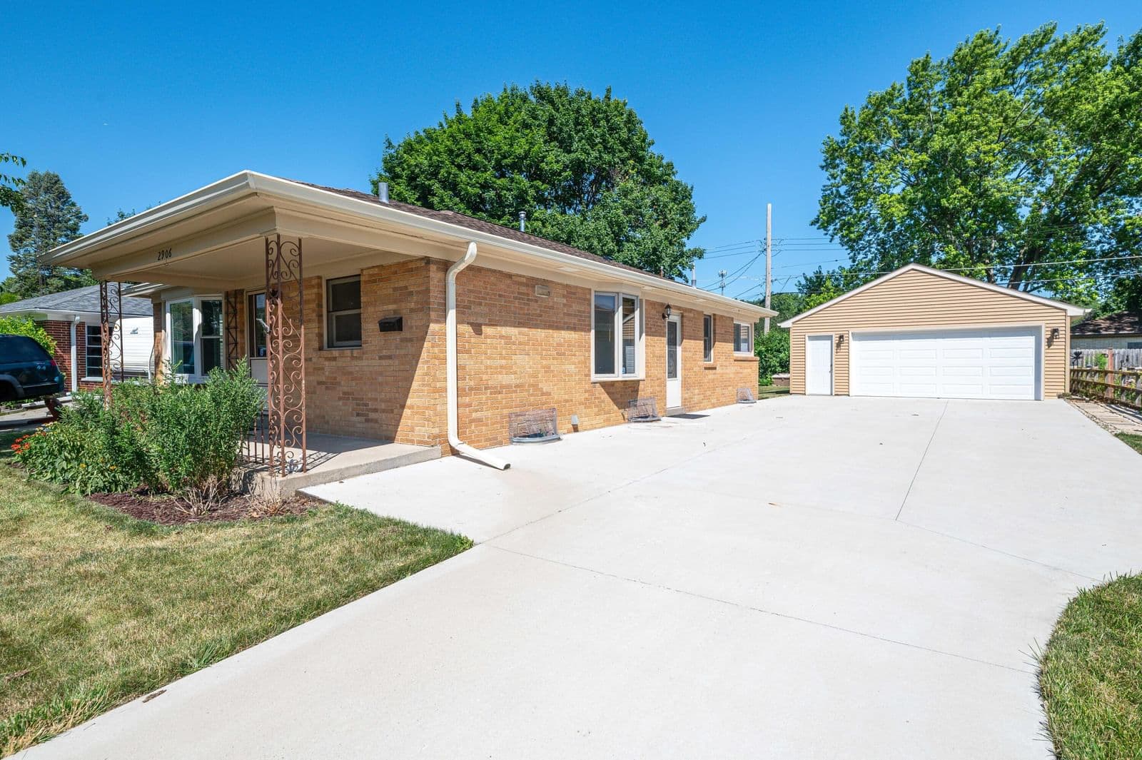 2906 Delaware, Racine, WI