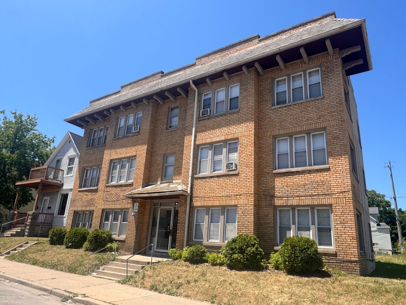 2767 Holton
