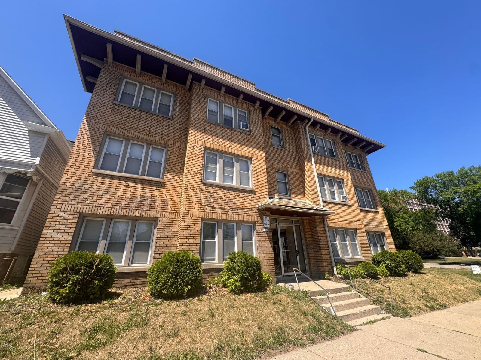 2767 Holton