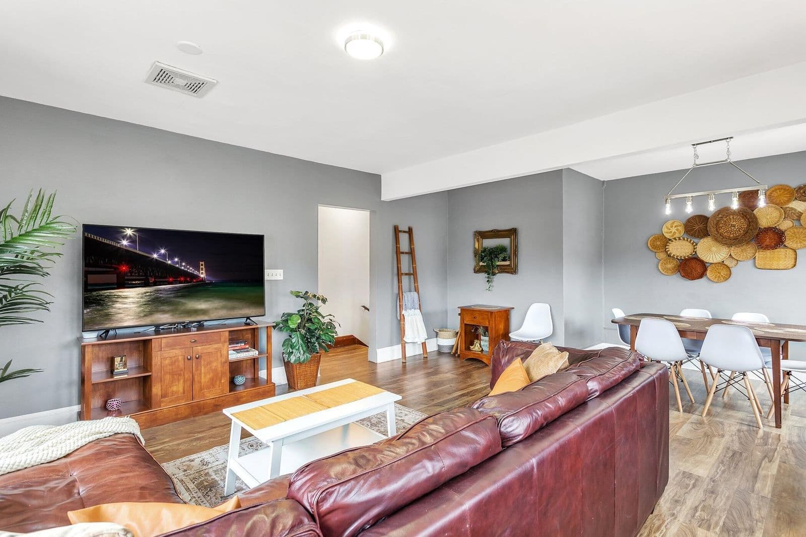 3041 Oakland