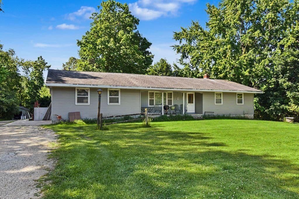 11927 Western, Cedarburg, WI