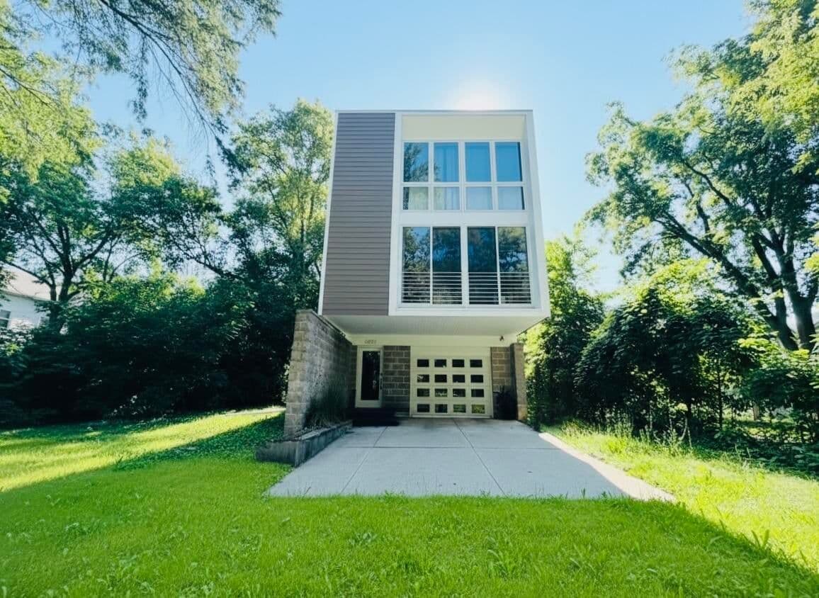 6022 Sunny Point
