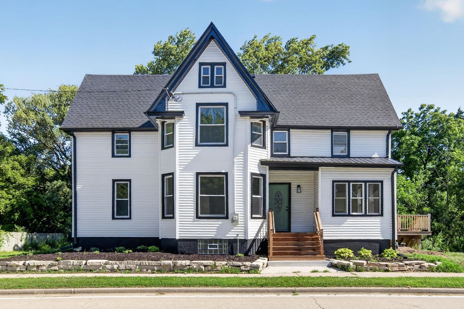 1836 Mequon, Mequon, WI