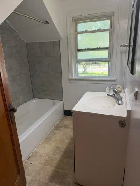 2428 Roosevelt