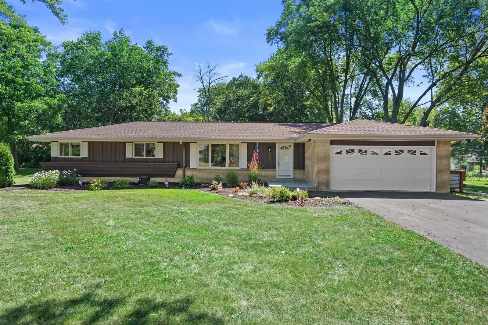 3580 Hollywood, Brookfield, WI