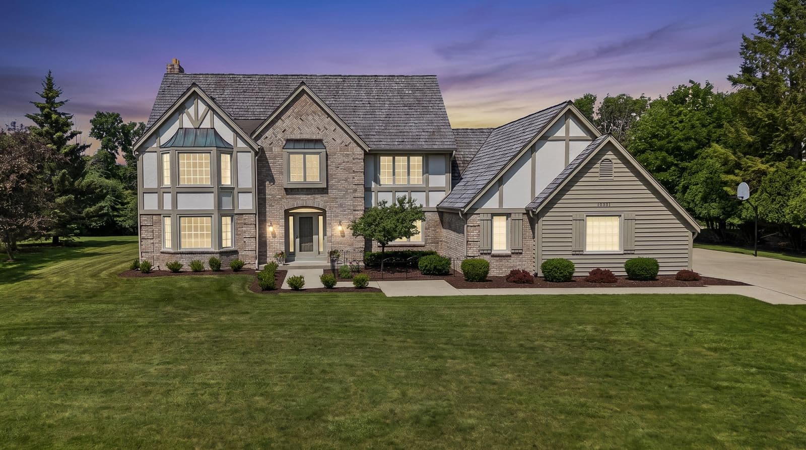 10531 Haddonstone, Mequon, WI