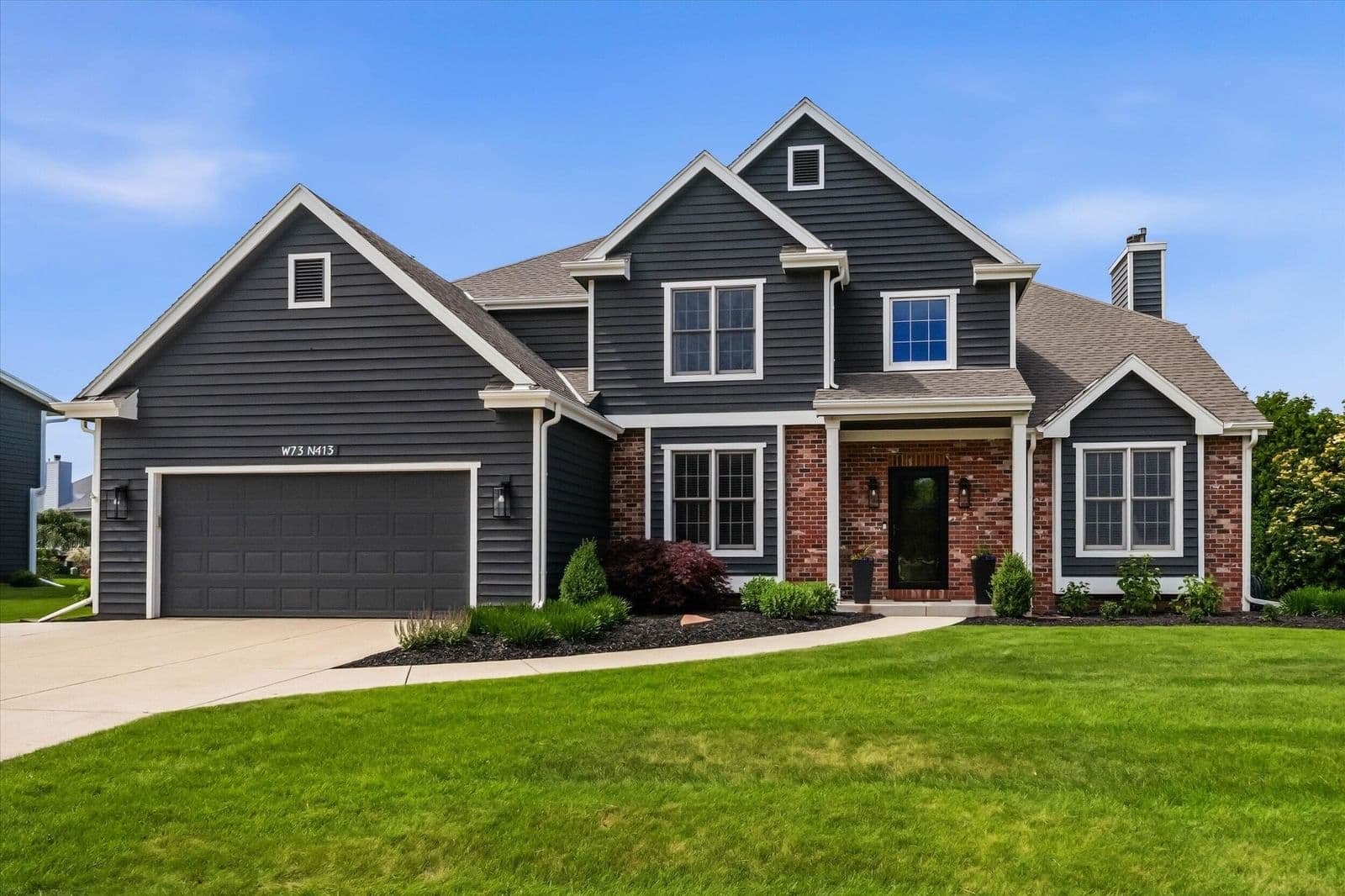 W73N413 Greystone, Cedarburg, WI