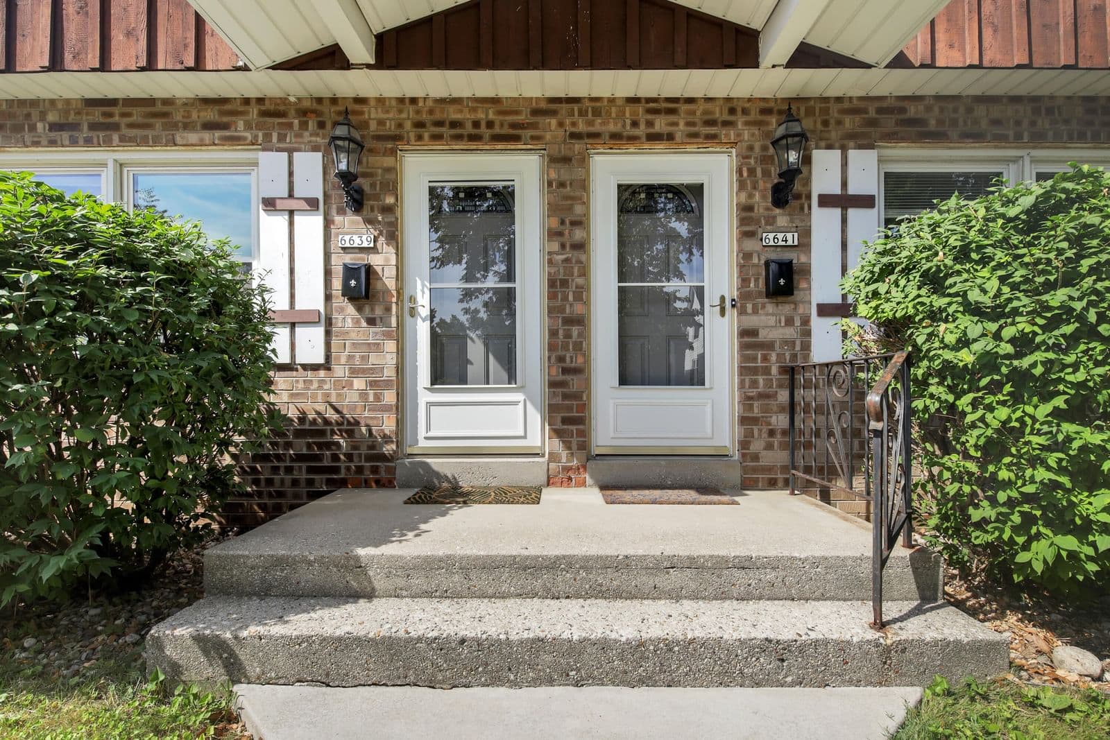 6639 Hillside