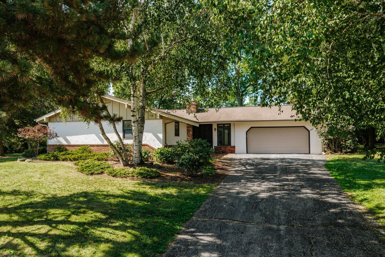 15685 Brojan, Brookfield, WI