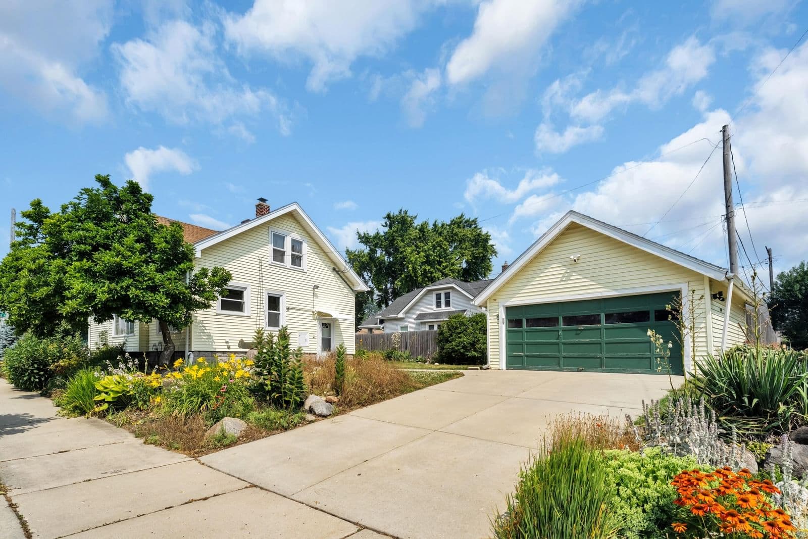 1755 Orchard, Racine, WI