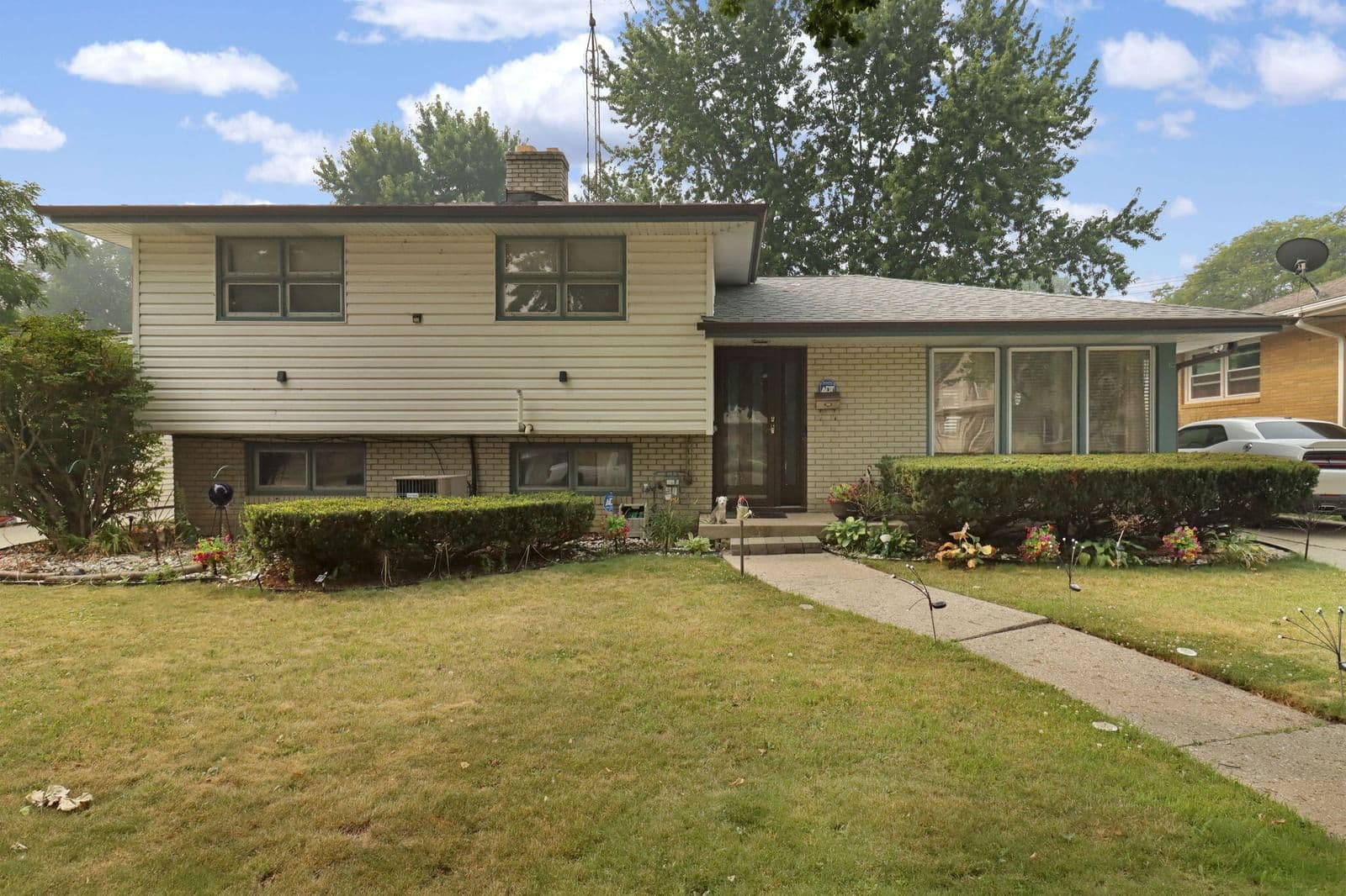 629 North, Racine, WI