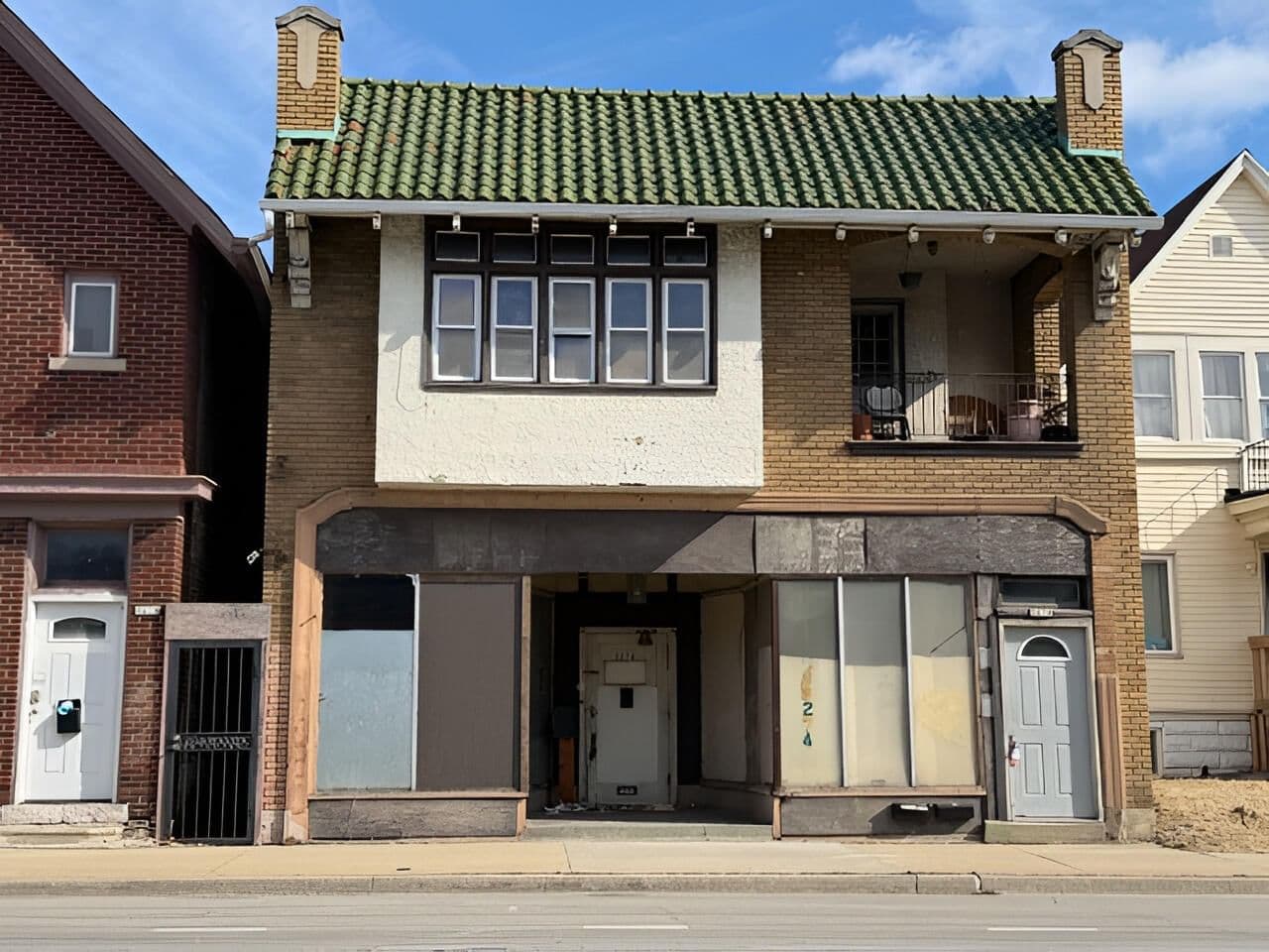 3272 Holton