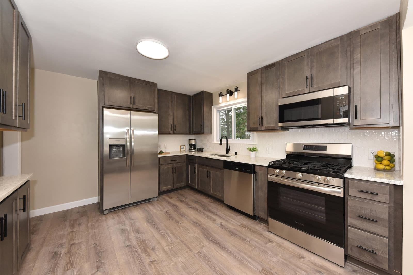4212 Clinton
