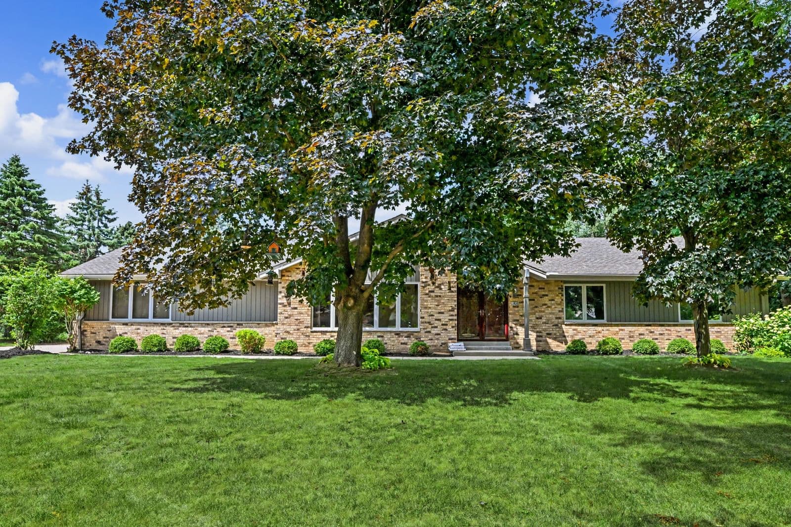 17850 St James, Brookfield, WI