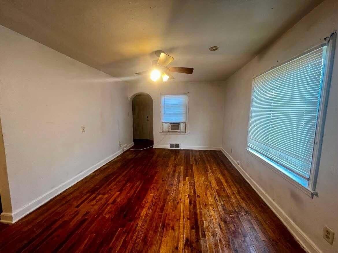 4703 Villard