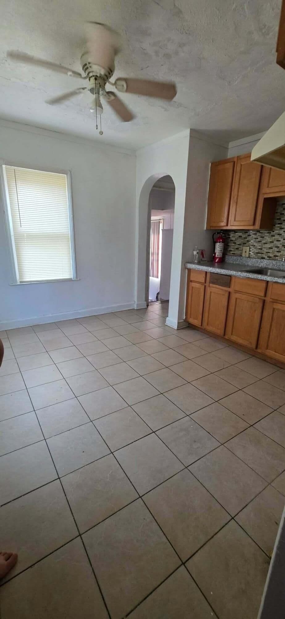 4703 Villard